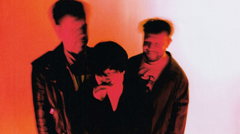 Triángulo de Amor Bizarro